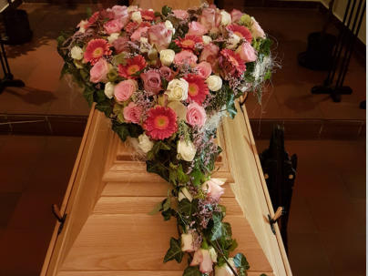 Sarggesteck Blumenbinderei Ute Detert